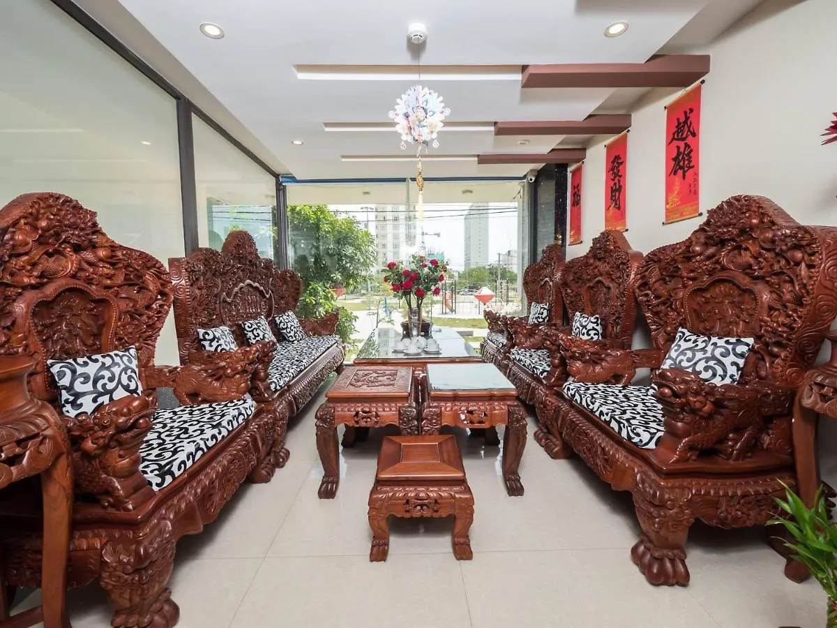 Johnny Hotel Da Nang 2*,