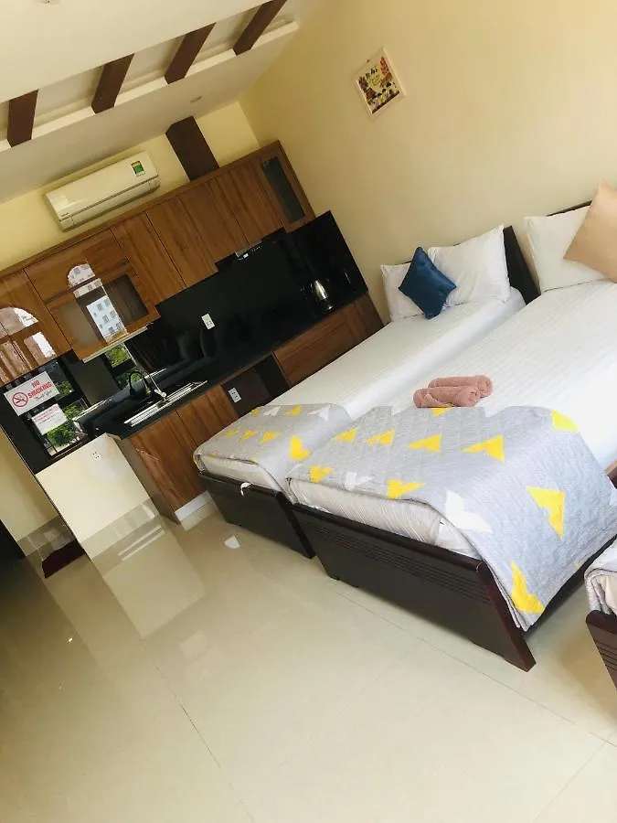 Johnny Hotel Da Nang 2*,